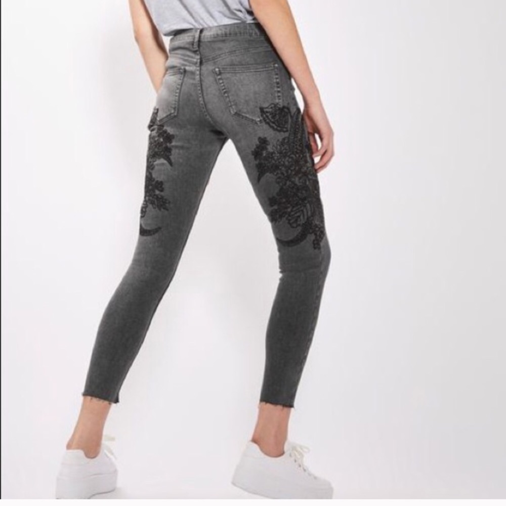 NWT Topshop Moto Jamie embroidered jeans